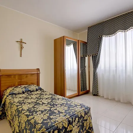 Centro Di Spiritualita Padre Pio Отель Сан-Джованни-Ротондо