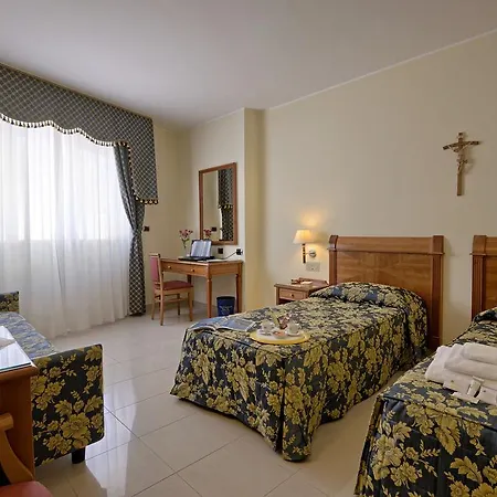 Centro Di Spiritualita Padre Pio Отель Сан-Джованни-Ротондо