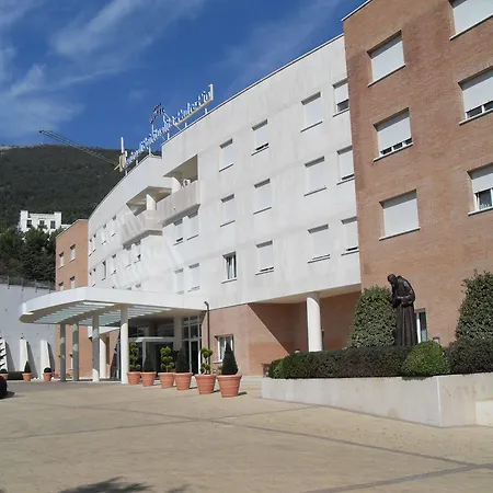Отель Centro Di Spiritualita Padre Pio 4*