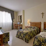 Centro Di Spiritualita Padre Pio מלון סן ג'יואבאני רוטונדו