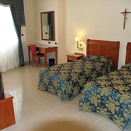 Centro Di Spiritualita Padre Pio 4*