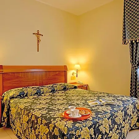 Centro Di Spiritualita Padre Pio Hotel 4*