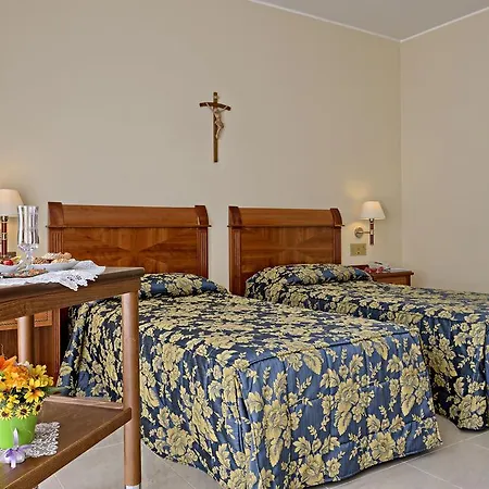 Centro Di Spiritualità Padre Pio Hotel 4*